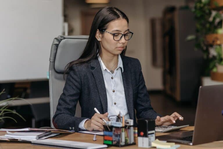 Comment relancer un client qui ne paye pas sans briser la relation commerciale